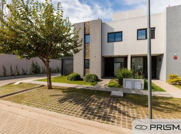 Casa de 5 ambientes, Córdoba · Dúplex - 3 Dorm. - Housing Introva