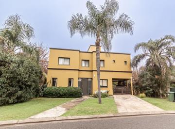 Casa · 306m² · 6 Ambientes · 2 Cocheras · Venta Casa 4 Dorm. en Cadaques - Funes Hills