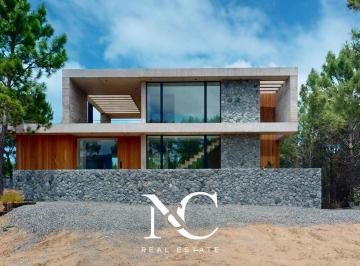 Casa · 368m² · 7 Ambientes · Casa en Venta en Costa Esmeralda Marítimo III