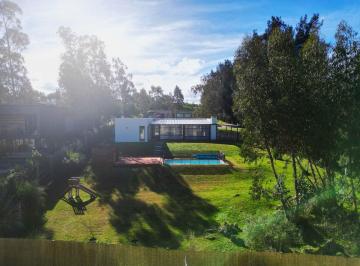 Casa · 137m² · 4 Ambientes · 2 Cocheras · Venta Casa en Altos de La Tahona con Piscina