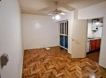 Departamento · 32m² · 1 Ambiente · Bajas Expensas - Oportunidad - Av Rivadavia y Ayacucho - Divino Monoambiente Apto Profesional
