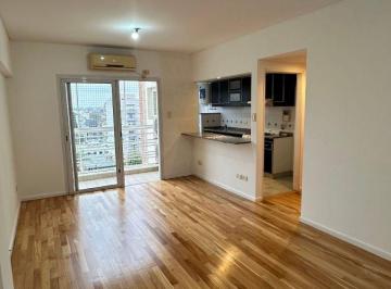 Departamento de 2 ambientes, Morón · Alquiler Semipiso de 2 Ambientes con Cochera y Balcón en Morón Centro