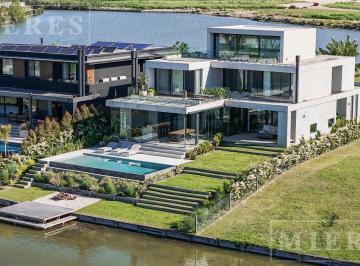 Casa · 412m² · 7 Ambientes · 2 Cocheras · Casa en Venta Al Lago en El Barrio Virazon, Nordelta