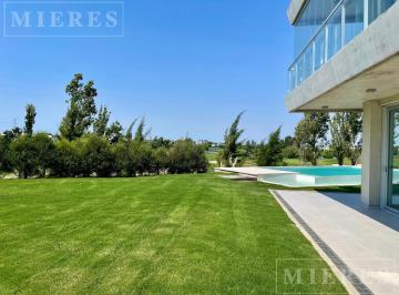 Departamento · 160m² · 4 Ambientes · 3 Cocheras · Departamento con Jardin y Pileta Propia en Venta en El Yoo 4, Nordelta