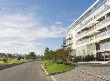 Departamento · 61m² · 2 Ambientes · 1 Cochera · Departamento en Venta en Hilton Pilar Golf