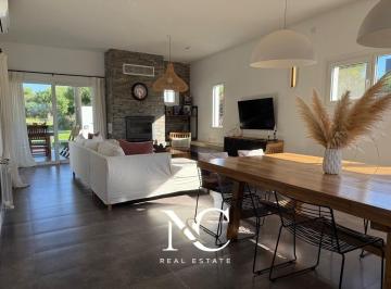 Casa · 270m² · 6 Ambientes · 2 Cocheras · Casa en Venta en Costa Esmeralda, Barrio Residencial I