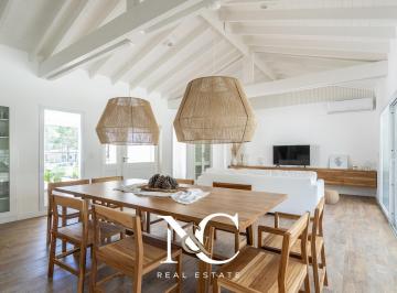 Casa · 153m² · 5 Ambientes · Casa en Venta en Costa Esmeralda