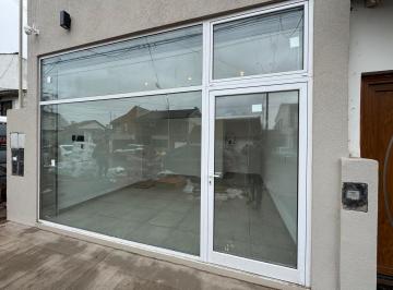 Local comercial · 28m² · Local en Alquiler por 36 Meses