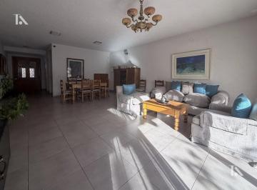 Casa · 278m² · 4 Ambientes · 2 Cocheras · Casa Venta 3 Dorm. Godoy Cruz Mendoza