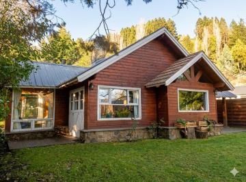 Casa de 5 ambientes, San Martín de los Andes · Casa 3 Dorm. con Costa de Arroyo en Alquiler Permanente