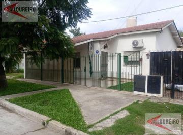 Casa · 54m² · 3 Ambientes · 1 Cochera · Casa en PH Al Frente a 100 m de Av Espora y a 200 m del Hospital Lucio Melendez