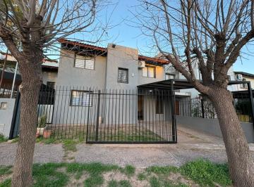 PH de 7 ambientes, Córdoba · Venta. Lomas del Chateau. Dúplex 3 Dorm.. Cochera. Patio. Escritura!