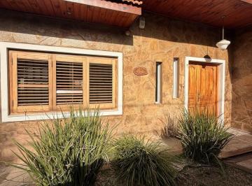 Casa · 108m² · 5 Ambientes · 2 Cocheras · Venta Casa PH Independiente con Cochera 5 Ambientes Patio Parrilla Punta Chica San Fernando