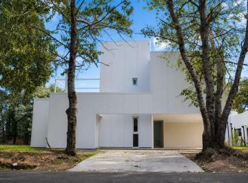 Casa · 169m² · 6 Ambientes · Casa Barrio Cerrado Lujan - Estandar Europeo