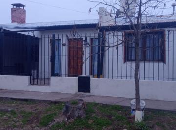 Casa · 125m² · 4 Ambientes · 1 Cochera · Venta Casa 18 de Mayo 425 Quehué