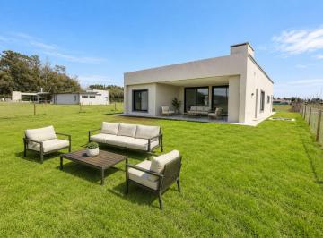Casa · 160m² · 4 Ambientes · 2 Cocheras · Casa 4 Amb a Estrenar en Pilar con Losa Radiante