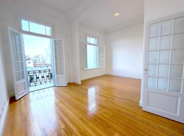 Departamento de 4 ambientes, San Telmo · Exclusivo Departamento de Categoría de 4½ Ambientes Totalmente Reciclado a Nuevo