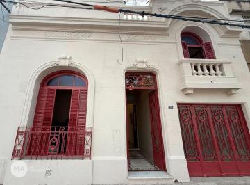 Casa · 196m² · 6 Ambientes · 1 Cochera · Venta | Casa 4 Dorm. con Piscina y Cochera - Mitre 2300 - Abasto Rosario