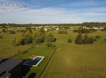 Terreno · 1180m² · Lote en Venta en Medal Cc con Vista Al Golf