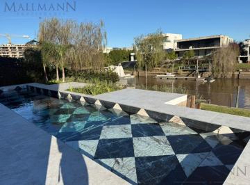 Casa · 459m² · 7 Ambientes · 2 Cocheras · Casa en Venta en El Yatch con 5 Dorm. en Suite y Pileta con Salida Al Rio