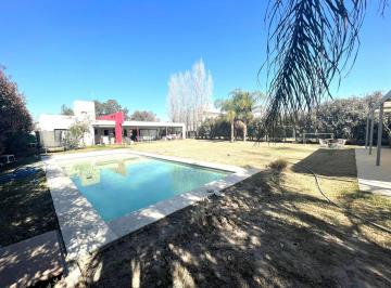 Foto · Fincas 2 Casa en Venta con Pileta!