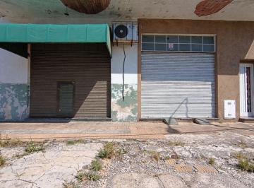 Casa · 78m² · 3 Ambientes · 1 Cochera · Casa 3 Amb "A Refaccionar" C/patio, Local y Garaje