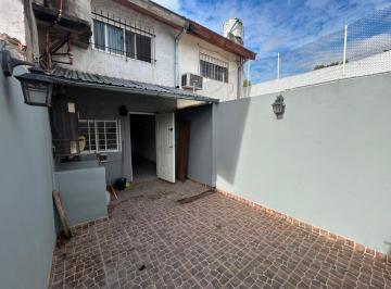 Casa · 77m² · 3 Ambientes · 1 Cochera · Venta Duplex 3ambientes Padua Apto Credito Patio