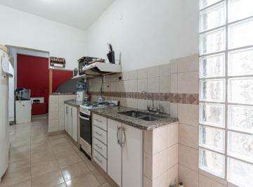 PH · 157m² · 3 Ambientes · 2 Cocheras · PH en Planta Baja, Tres Ambientes, Patio, Jardin, Quincho, Cochera, Muy Buen Estado.