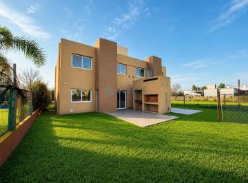 Casa · 74m² · 3 Ambientes · 1 Cochera · Venta · Duplex · Dos Dorm. · Jardín · Parrillero · Tierra de Sueños II