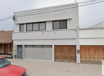 Casa · 135m² · 4 Ambientes · 1 Cochera · Casa en Venta - 3 Dorm. 3 Baños - 226 m² - Chivilcoy