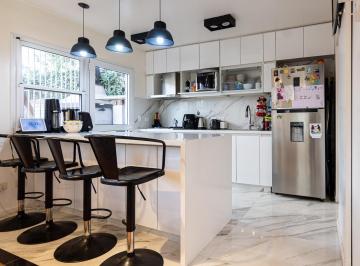 PH · 110m² · 4 Ambientes · 1 Cochera · PH Tipo Casa en Venta - Olivos 3 Dorm. y Escritorio