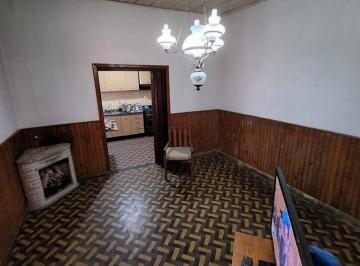 Casa de 4 ambientes, Avellaneda · Casa Lote Propio en Excelente Barrio