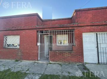 Casa · 91m² · 3 Ambientes · 1 Cochera · Venta Casa 3 Ambientes con Cochera en Villa Dominico