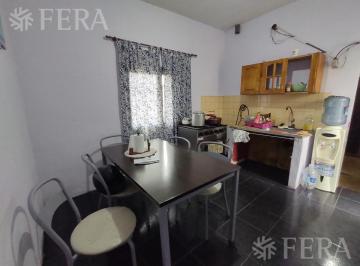 Casa · 171m² · 5 Ambientes · Venta Casa Para Dos Familias con Local en Villa Dominico