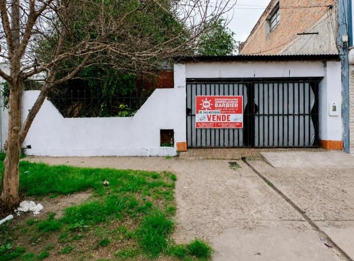 Casa · 1m² · 5 Ambientes · 1 Cochera