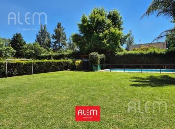 Casa · 200m² · 6 Ambientes · 2 Cocheras · Casa en Venta y Alquiler en Quintas del Sol