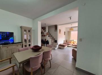 Casa · 117m² · 4 Ambientes · Chalet en Esquina - 2 Dorm - 2 Terrazas Devoto