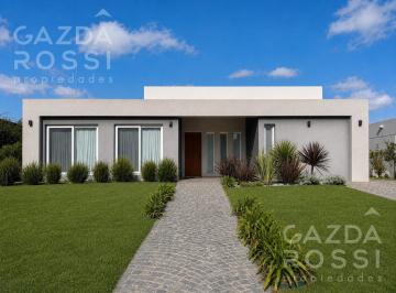 Casa · 140m² · 4 Ambientes · 2 Cocheras · Casa en Santa Ines.