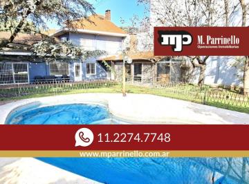 Casa · 348m² · 4 Ambientes · 3 Cocheras · Hermosa Casa de 4 Ambientes en Florida con Quincho y Pileta en Alquiler!