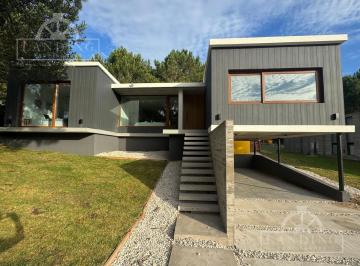 Casa · 190m² · 5 Ambientes · 1 Cochera · Casa en Residencial I
