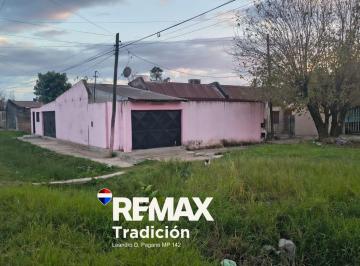 Casa · 150m² · 4 Ambientes · 1 Cochera · Venta de Casa 180 Viv. Fontana