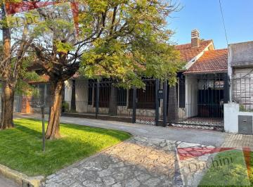 Casa · 181m² · 5 Ambientes · 1 Cochera · Casa en Temperley Este