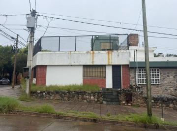 Casa · 90m² · 3 Ambientes · 1 Cochera · Casa 2 Dorm a Refaccionar en Maipu Seccion 2