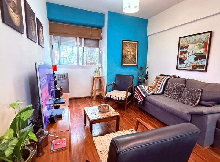 Venta 3 Ambientes Planta Baja C/patio. Colegiales