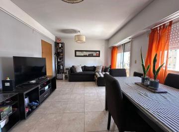 Departamento · 54m² · 3 Ambientes · Dpto 3 Amb Venta Caseros Centro