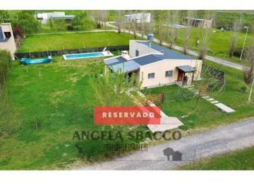 Casa · 150m² · 4 Ambientes · 1 Cochera · Excelente Casa en El Pueblo de Torres. Reservada//reservada