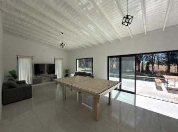Casa · 139m² · 3 Ambientes · 4 Cocheras · Casa Barrancas de San Benito