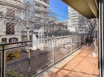 Departamento de 6 ambientes, Belgrano · Departamento 6 Ambientes Balcon Patio Cochera Cubierta Palier Privado Ascensor Belgrano R