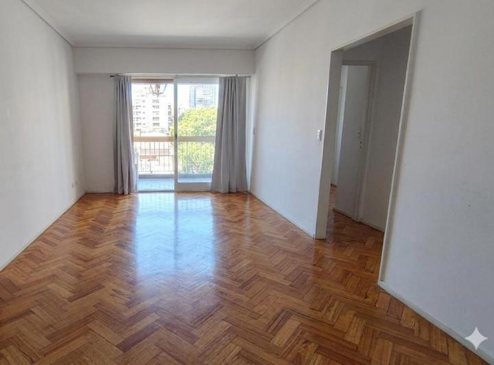 Venta San Telmo - Departamento 4 Ambientes Al Frente - Cochera - Balcón