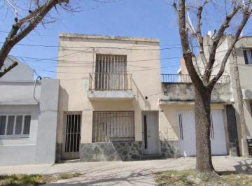 Casa · 105m² · 4 Ambientes · 1 Cochera · Venta Casa en Zona Sur